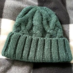 American Eagle chunky cable knit beanie NWOT